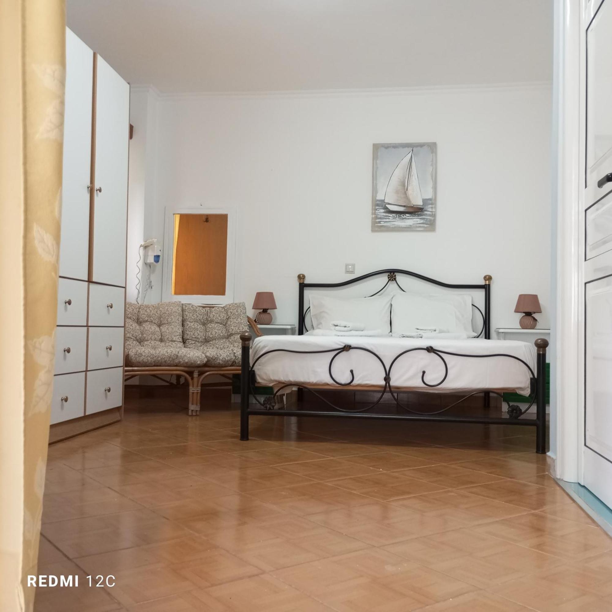 Queen Bay Studios Васілікі Номер фото